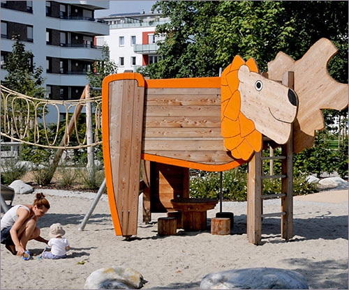 Spielplatz, Spielhaus für Kleinkinder