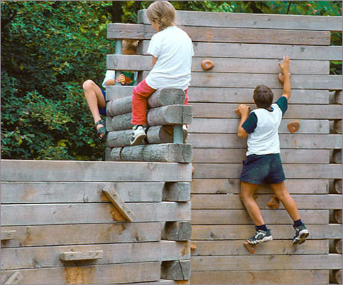 Spielplatzgeräte, Kletterwand